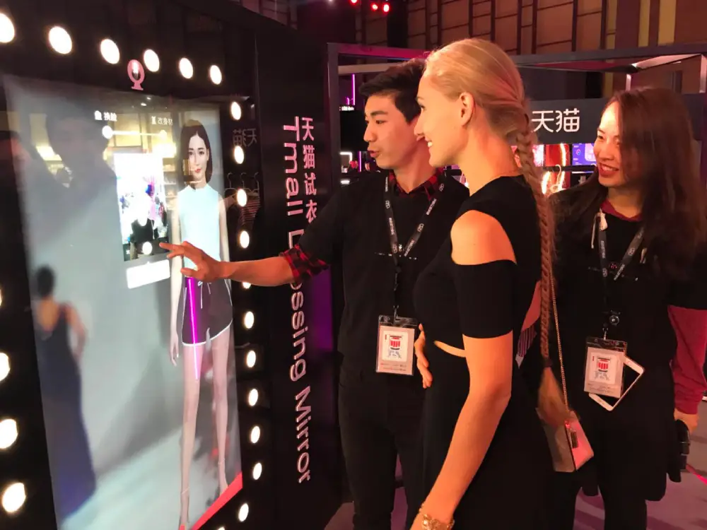 Tmall digital fashion mirror trial